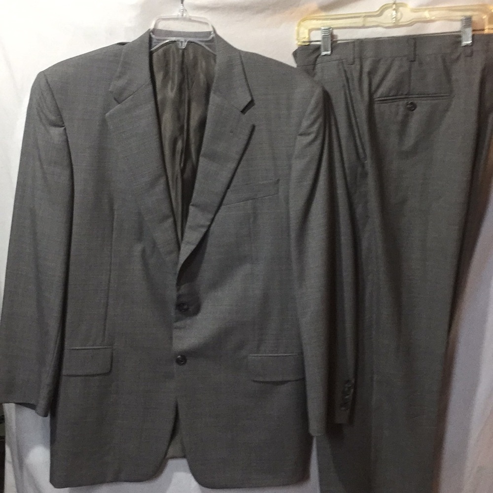 Hickey Freeman Men’s Gray 2 Piece Suit Sz 44L EUC